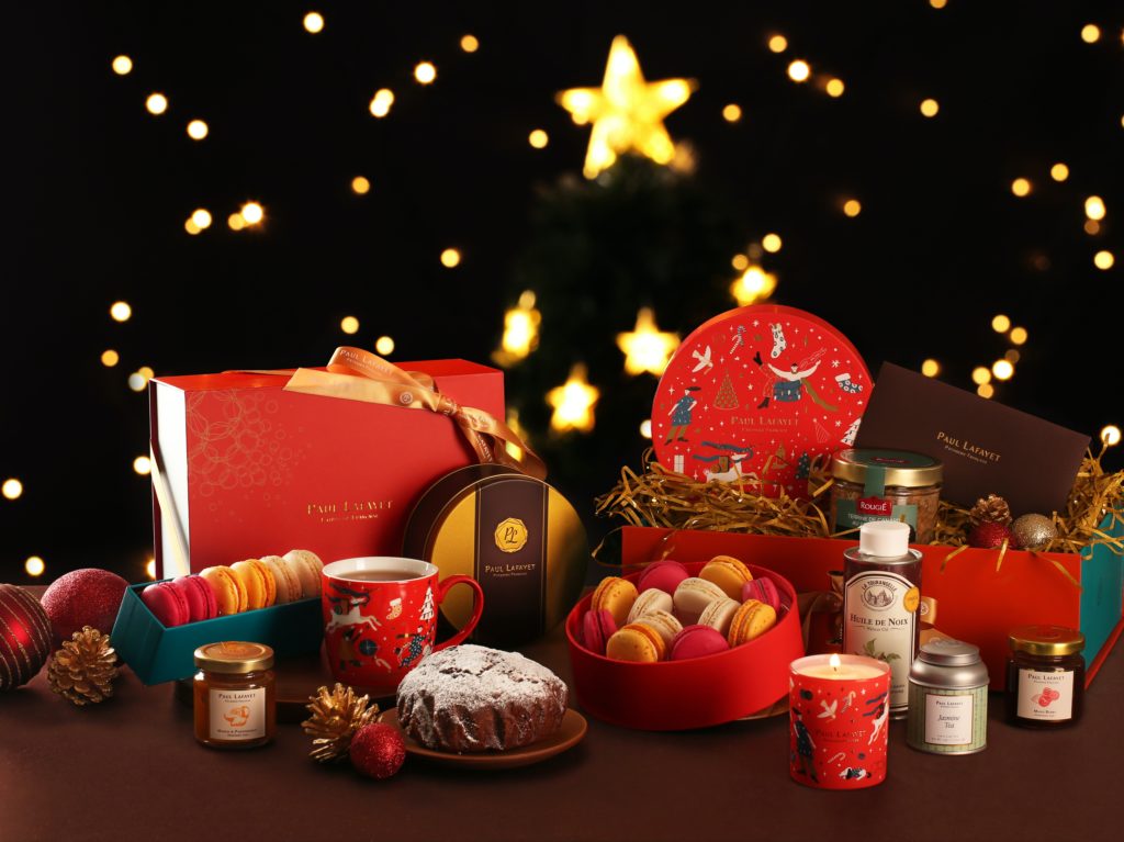 Find out how you can buy Christmas food hampers on the internet