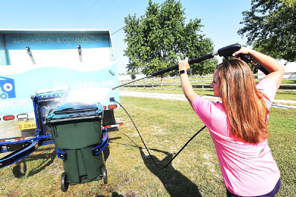Find out how much money you have to pay for the Trash bin cleaning service available online