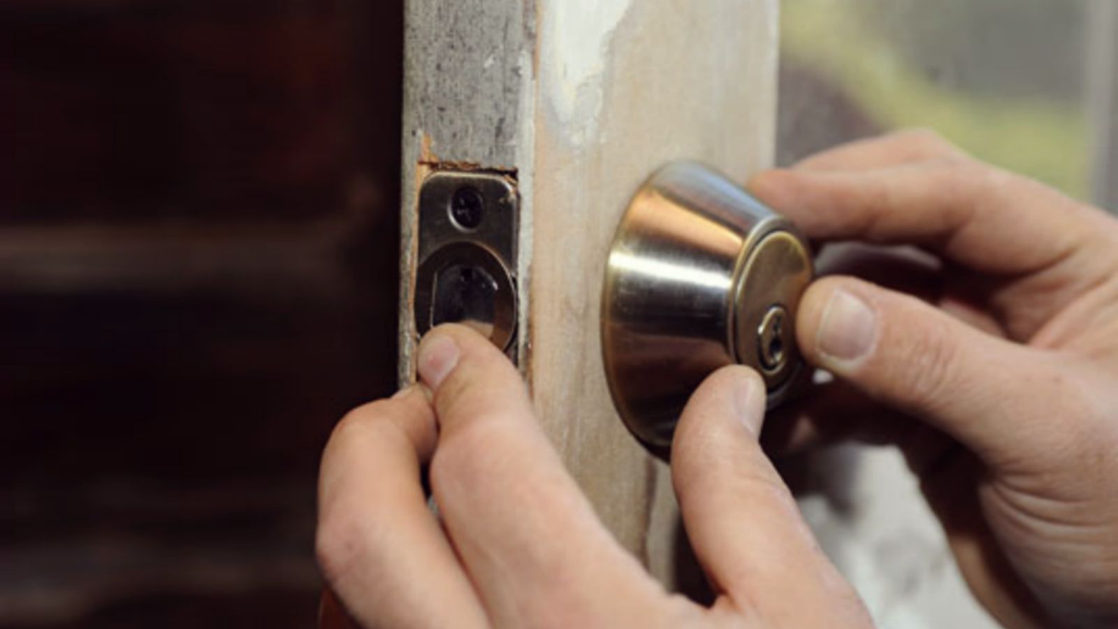 Why You Need a Professional Locksmith