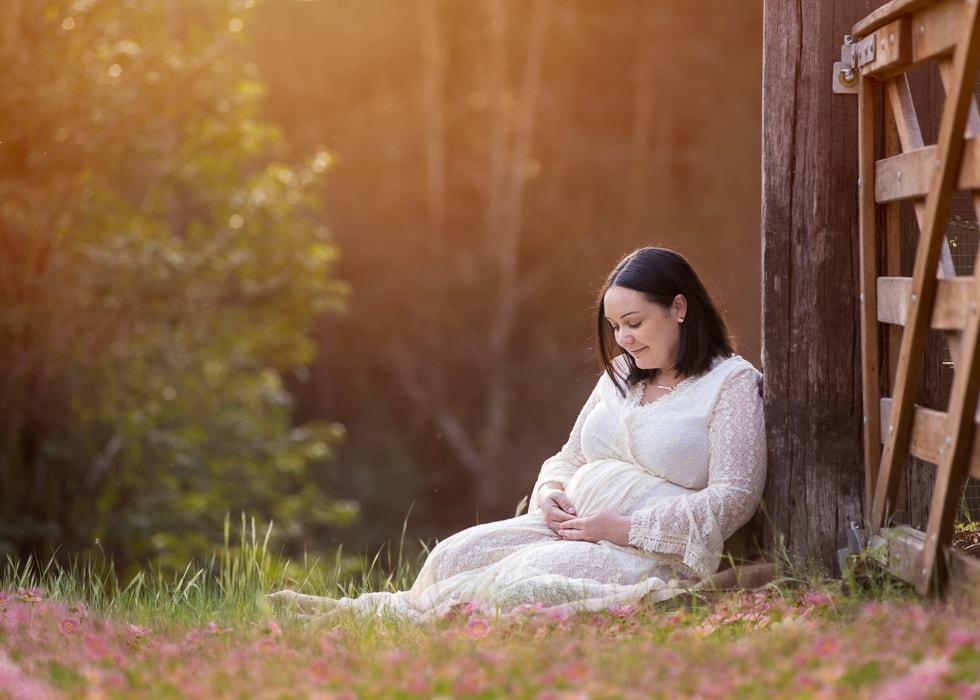 Essential Elements To Know About Maternity Photographer