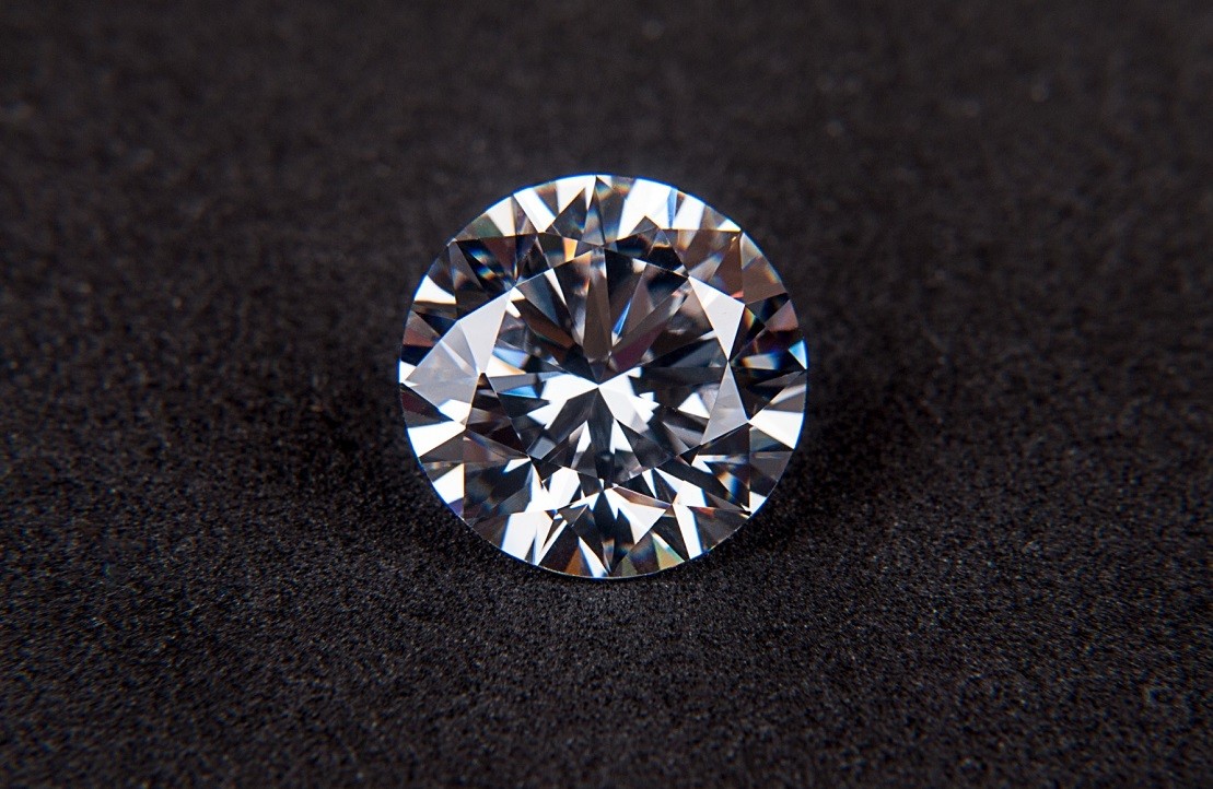 Immortalize Anyone By Switching Their Human Ashes Into Diamonds