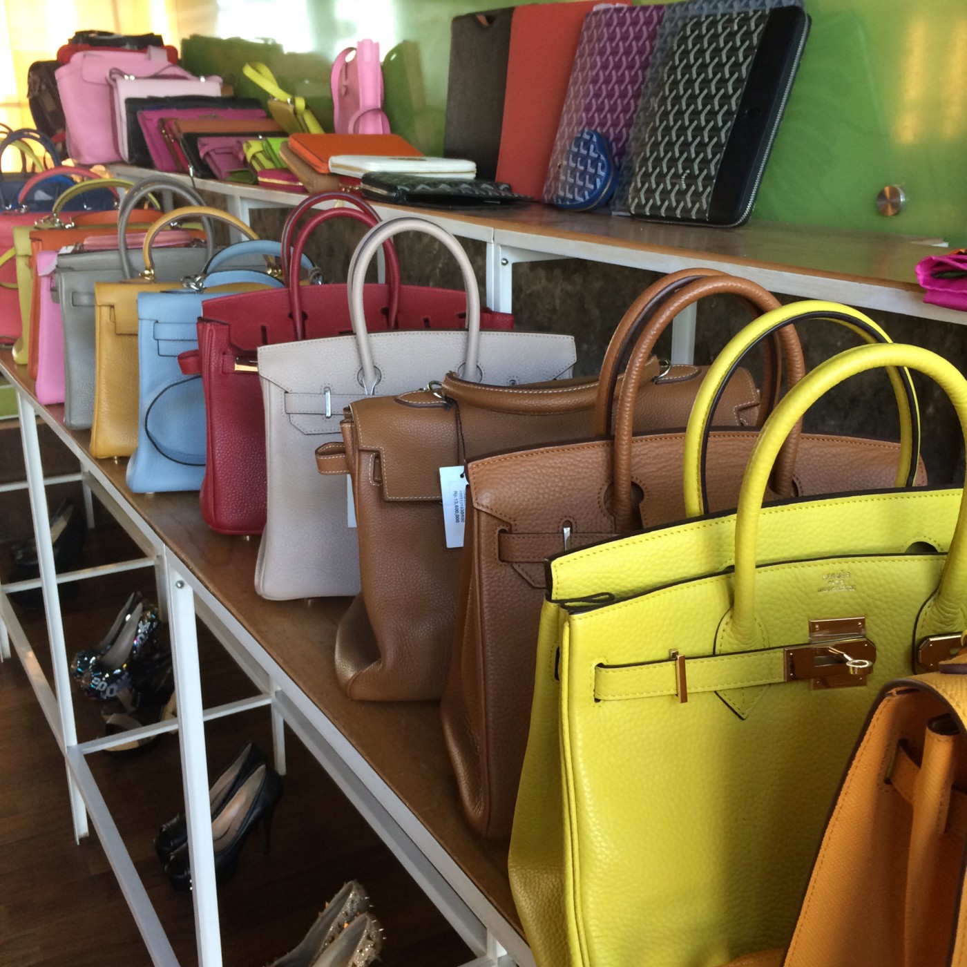 Luxury Handbags – Charm